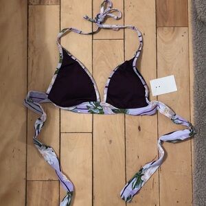 NWT- purple floral Bikini top size medium - No size tag